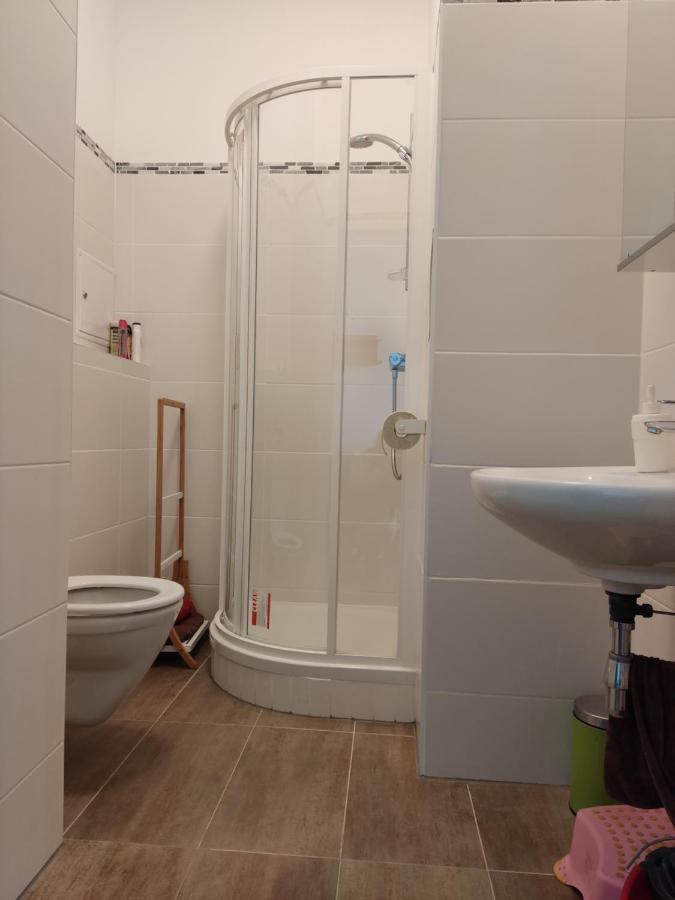 Private 2-bedroom * Wenen